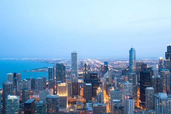 上升的看法芝加哥街市 伊利诺伊 — 图库照片