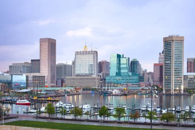 Şehir şehir manzarası ve Inner Harbor, Baltimore, Maryland, ABD