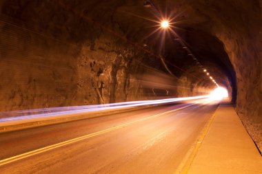 Şili'deki bir tünel trafik