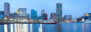 Şehir şehir manzarası ve Inner Harbor, Baltimore, Maryland, ABD
