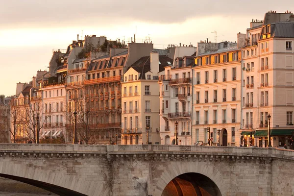 Facciate Condomini Ile Saint Louis Pont Tournelle Bridge Parigi Francia — Foto Stock