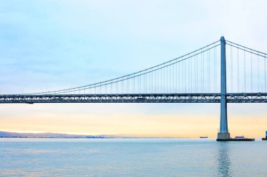 San Francisco Körfezi üzerinden Bay Bridge, San Francisco, California, ABD