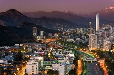 Providencia ve Las Condes ilçeleri, Santiago de Chile panoramik manzaralı