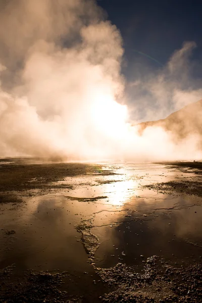 Sunrise Achter Fumarolen Een Hoogte Van 4300M Tatio Geisers Atacama — Stockfoto