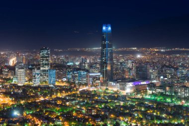 Santiago de Chile Costanera Merkezi gökdelen ile panoramik