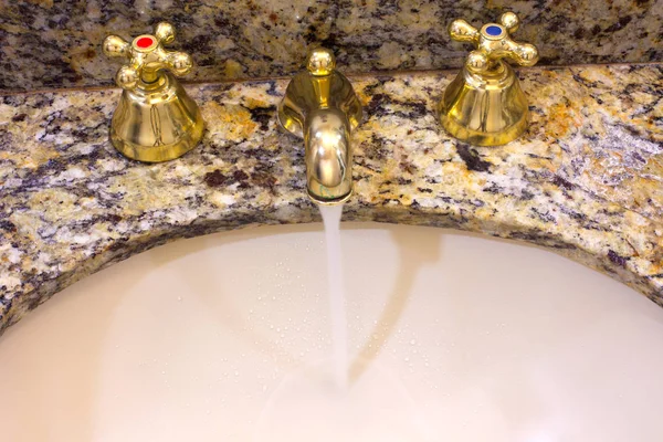 Robinet Dans Une Salle Bain Hôtel Avec Eau Courante — Photo