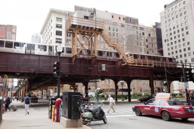 Chicago, Illinois, ABD - Şehir merkezindeki The Loop 'ta şehir hayatı. 