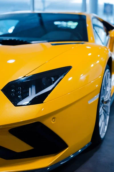 Bolonia Italia Diciembre 2019 Lamborghini Aventador Amarillo Original Logo Parrilla — Foto de Stock