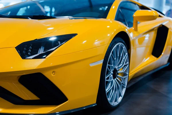 Болонья Италия Декабря 2019 Года Оригинальный Желтый Lamborghini Aventador Логотип — стоковое фото