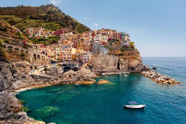 Manarola, İtalya. Renkli köy Cinque Terre.