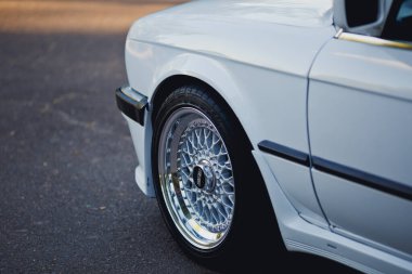 Berlin, Almanya - 07 Temmuz 2020: Orijinal BBS tekerleri BMW M3 e30 Outoutoutoutoutors.