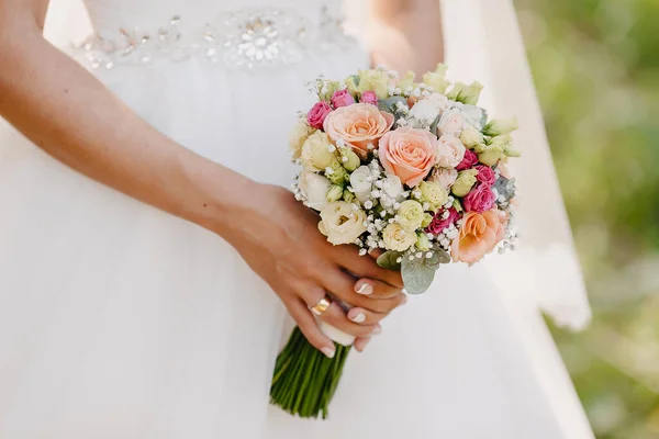 Bride Wedding Bouquet Close — Stock Photo, Image