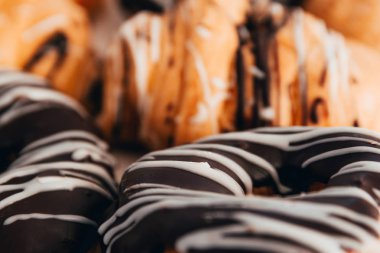 Çörek ve kruvasan.