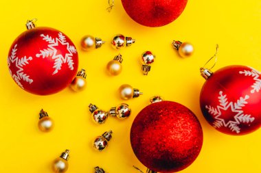 Noel ağacı topları