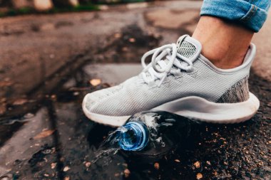 Plastik şişe kirliliğini durdur