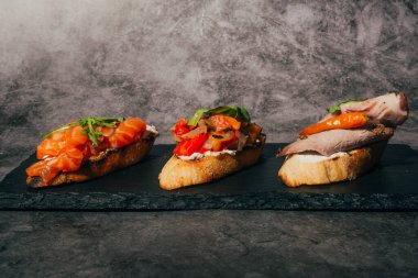 Sebzeli İtalyan bruschetta 