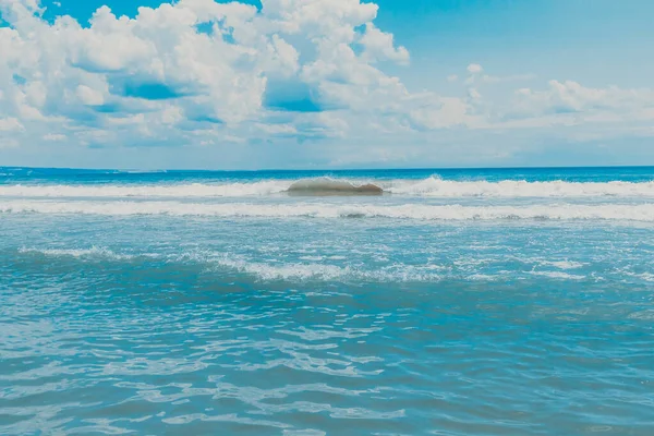 Soyut mavi deniz suyu 