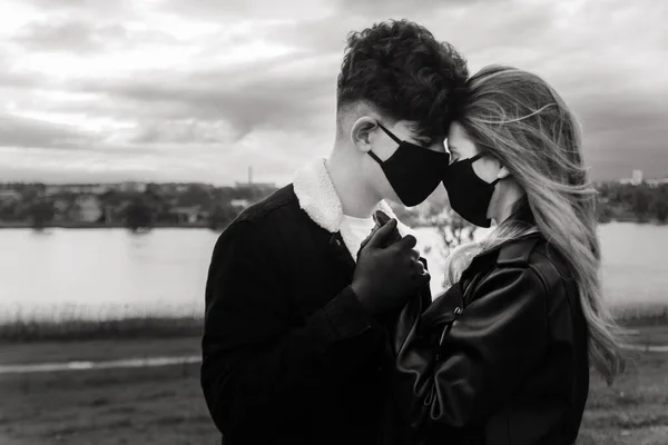 Karantinada bir çift 