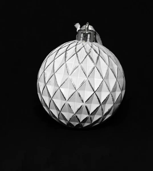 Художественная инсталляция крупным планом белый шар — стоковое фото