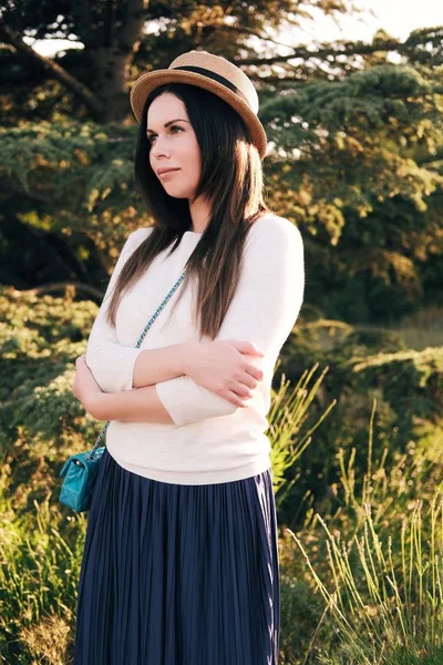 Young Beautiful Woman Walking European City Portrait Happy Brunettein Hat — Stock Photo, Image