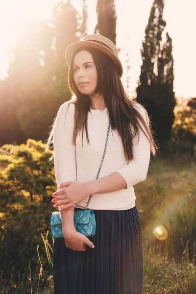 Young Beautiful Woman Walking European City Portrait Happy Brunettein Hat — Stock Photo, Image