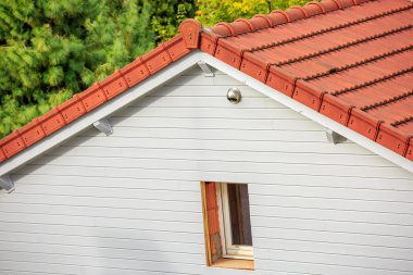 ahşap tahta duvar evin dış yalıtımı için
