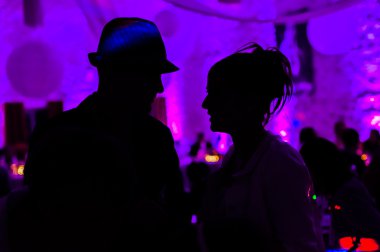 Bir kaç gece parti içinde