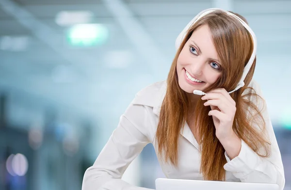 Beautiful Customer Service Representative Using Headset — Stock Photo, Image