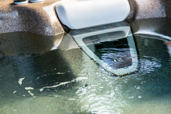 Primer plano del agua en las bañeras calientes —  Fotos de Stock