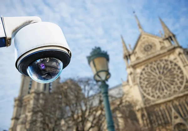 Videokamera mit Kirche oder Kathedrale — Stockfoto