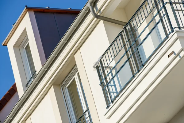 Residental Building on sky background. Exterior — Stock Photo, Image