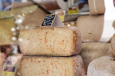 Doğal dağ peynirler