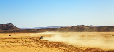 yoldan bu arabayla Fas'ta pilot