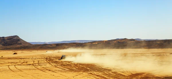 Off road car with it 's pilot in Morocco — стоковое фото