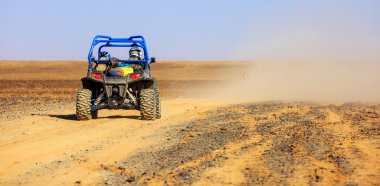 yoldan bu arabayla Fas'ta pilot