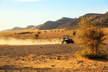 yoldan bu arabayla Fas'ta pilot