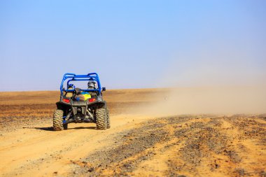 yoldan bu arabayla Fas'ta pilot