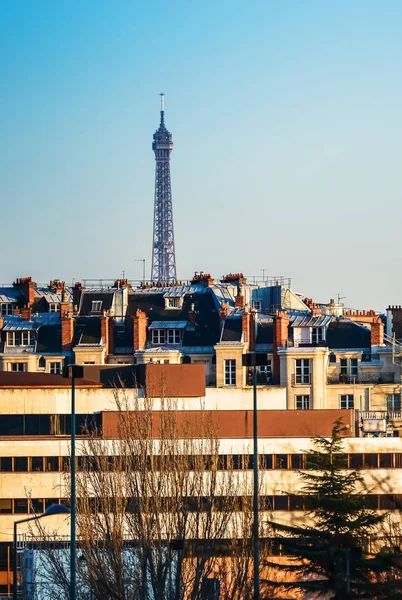 Immeuble à Paris proche de la Tour Eiffel — Photo