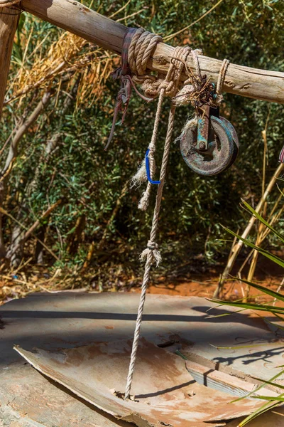 Pozo de agua en el desierto del Sahara — Foto de Stock