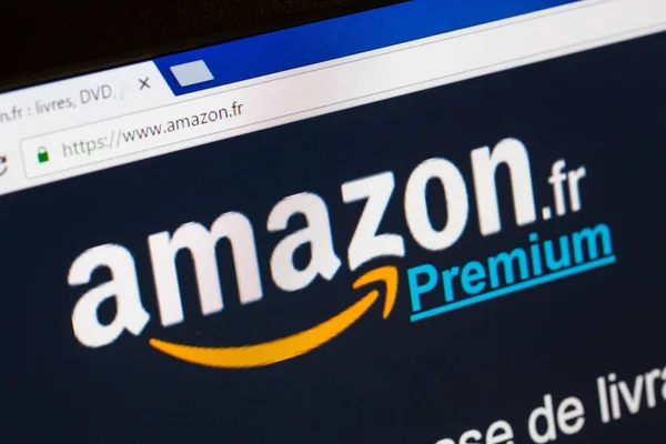 París, Francia - 15 de diciembre de 2016: Amazon Prime French homepage. Amazon Prime (Premium en francés), es una suscripción anual ofrecida por Amazon que cubre un conjunto de privilegios y servicios, estándar fre — Foto de Stock