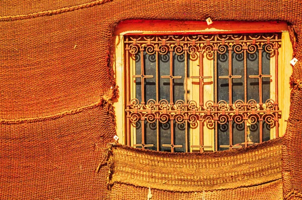Detalle de la ventana de la tienda nómada bereber beduina en el desierto Marruecos — Foto de Stock
