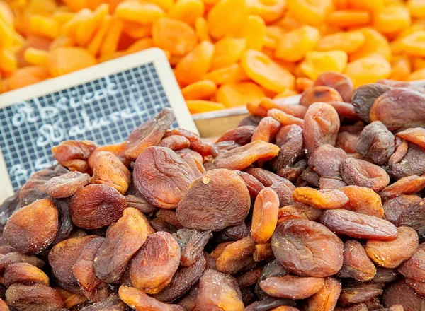 Caise naturale ("Abricots naturels" în franceză) — Fotografie, imagine de stoc