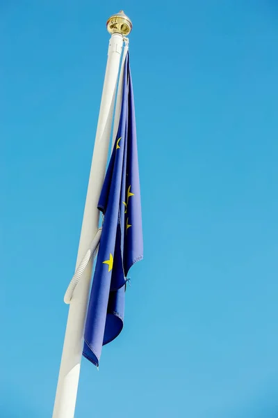 Flag at half-mast illustrating a fall of european union — Stock Photo, Image