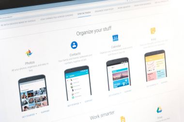Paris, Fransa - 14 Haziran 2017: Google uygulamalar (fotoğraf, rehber, takvim, tutmak) Android telefonlar ve tabletler için yakın çekim. Google stajyer uzmanlaşmış bir Amerikan çokuluslu kuruluştur