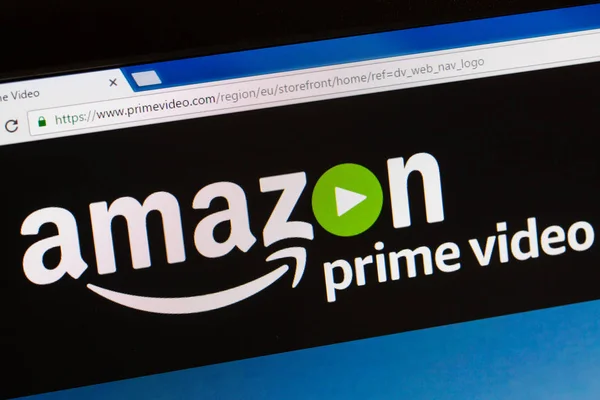 París, Francia - 05 de junio de 2017: Amazon Prime Video Página de inicio del sitio web. Amazon, es un comercio electrónico estadounidense. Para expandir su negocio, Amazon ha creado un nuevo servicio de transmisión de video en línea — Foto de Stock