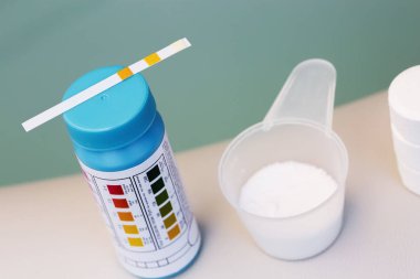 maintea için tablet ve toz klor veya bromür ile test