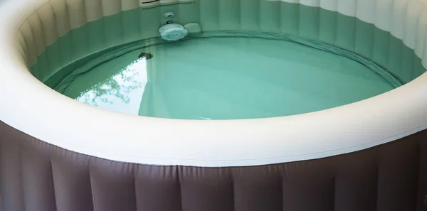 Şişme Hot Tub Spa kabarcık masaj taşınabilir Jakuzi ev Spa — Stok fotoğraf