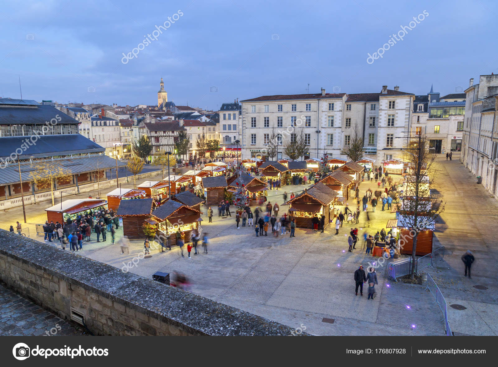 Niort, Frankreich 3. Dezember 2017: Panoramablick auf niort
