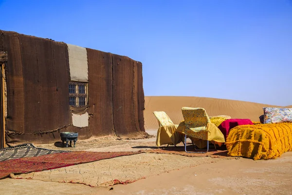 AIT Saoun, Marokkó - 2016. február 22.: Sátor ház-sivatagban — Stock Fotó