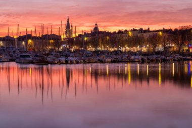 La Rochelle - Gecelik liman Güzel gün batımı